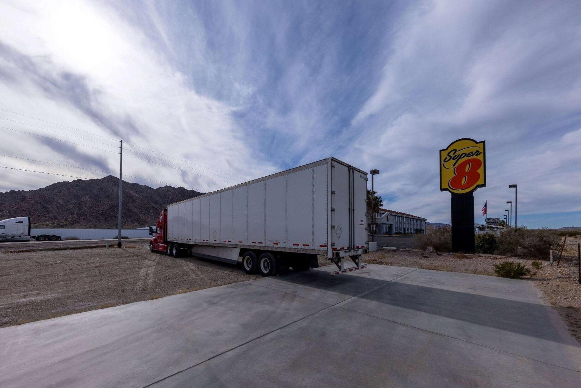 Hotel Super 8 By Wyndham Quartzsite Az Exterior foto
